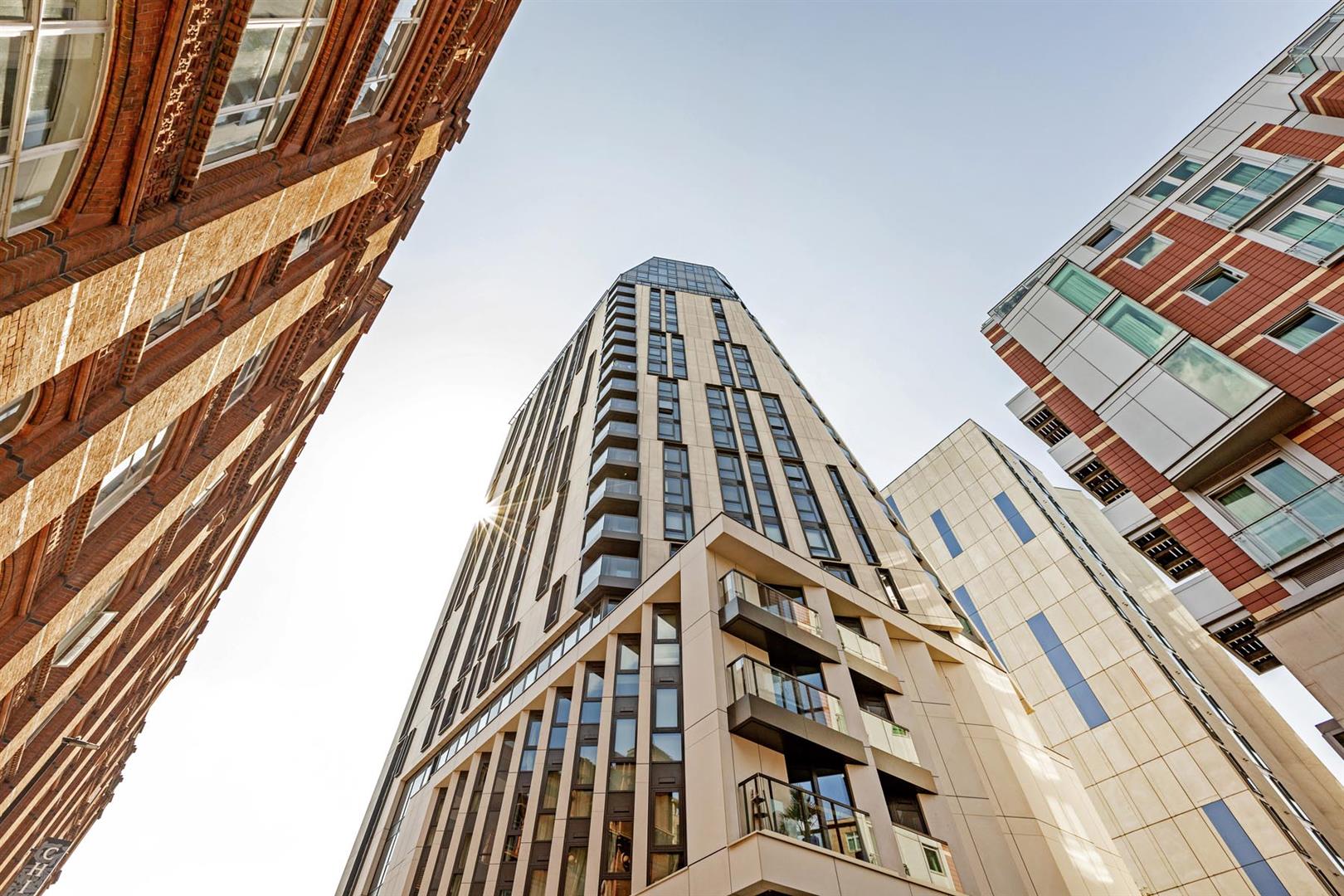 Flat Salamanca Place in Greater London