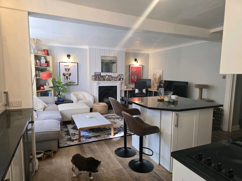 Room Kintyre Court in Greater London