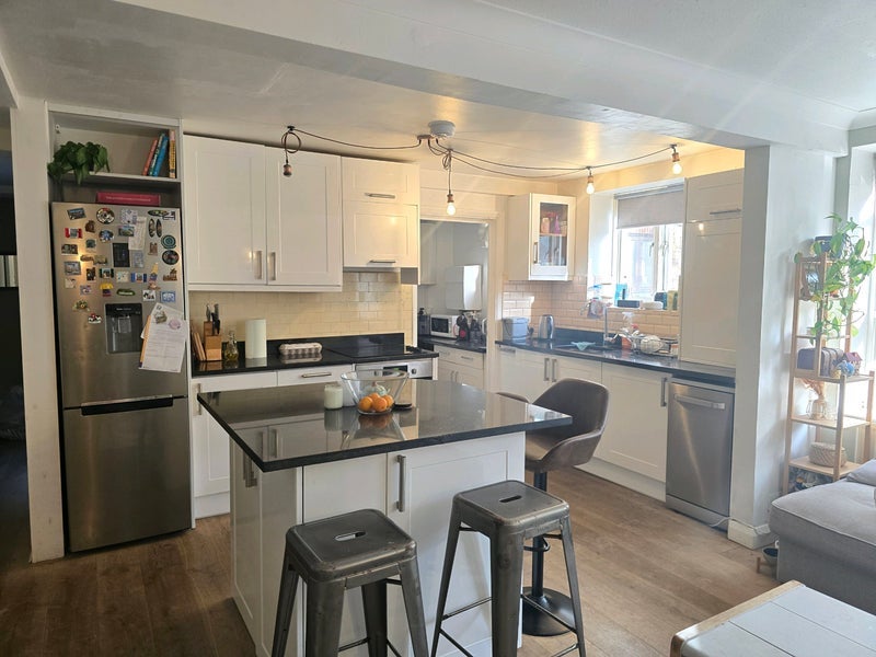 Room Kintyre Court in Greater London