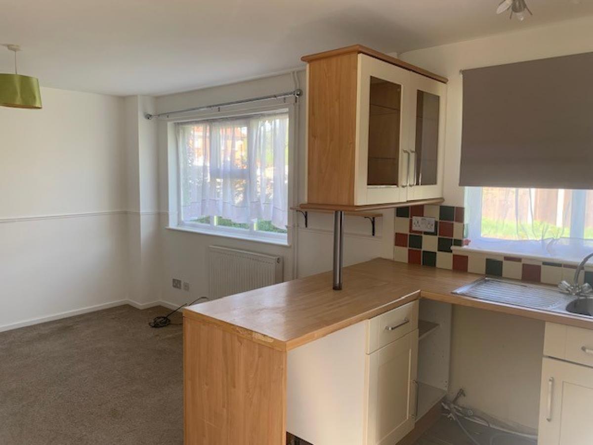 House Kingsdale Close in Nottingham