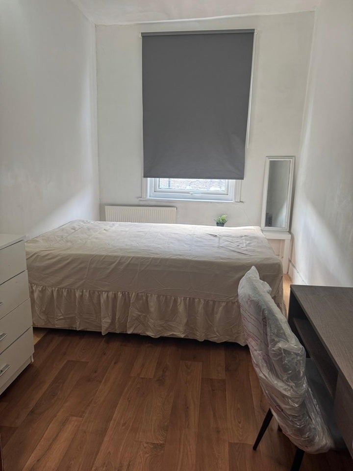 Room Stroud Green Road in Greater London