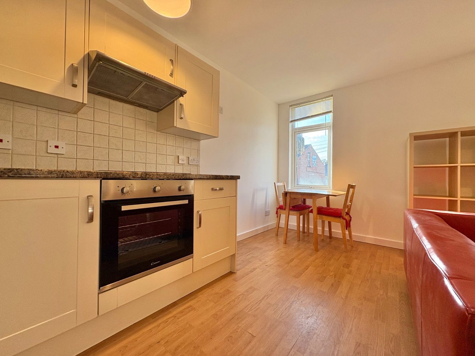Flat Heathfield Terrace in Leeds