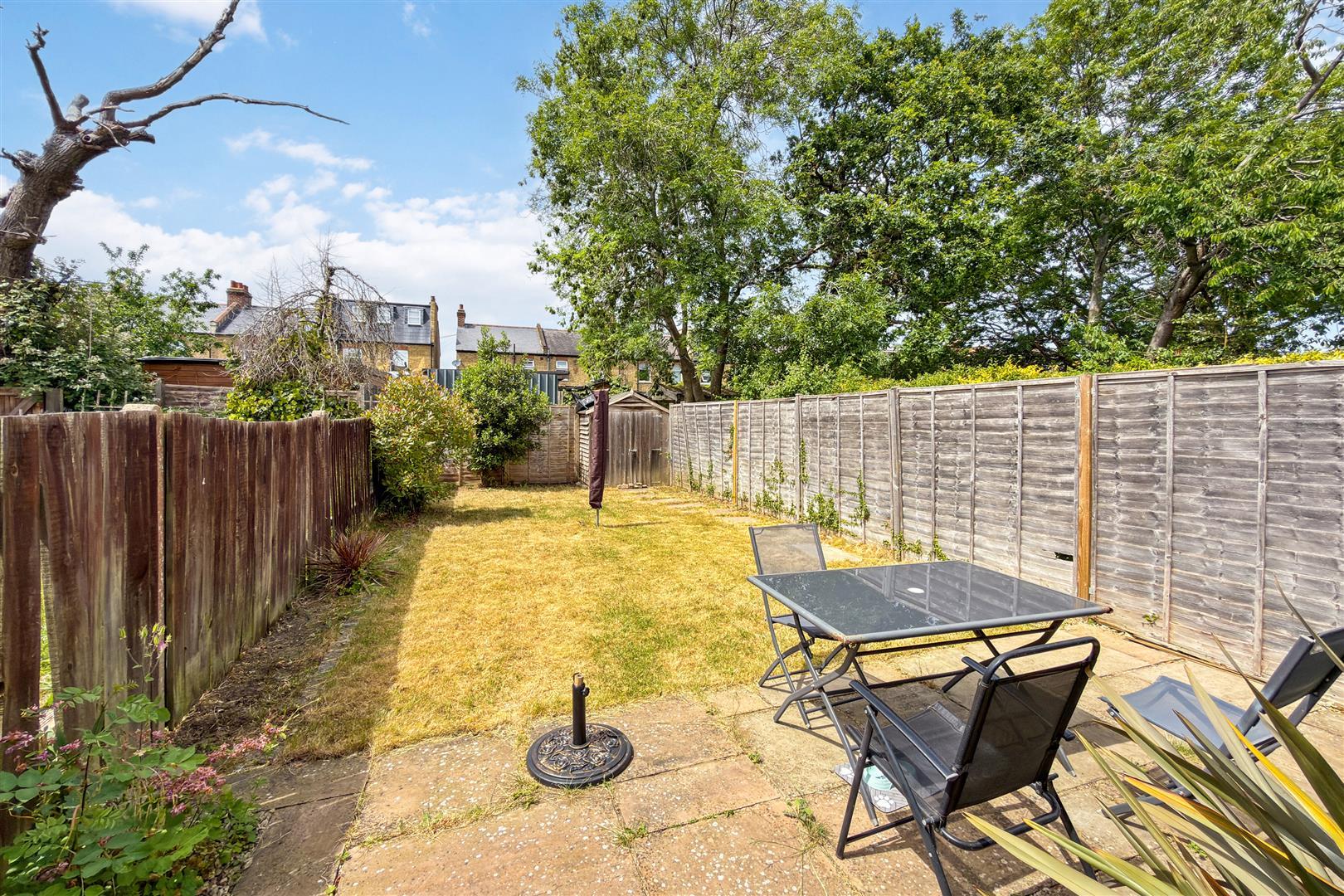 House Phyllis Avenue in Greater London
