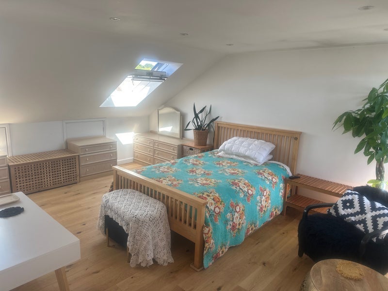 Room Elmer Road in Greater London