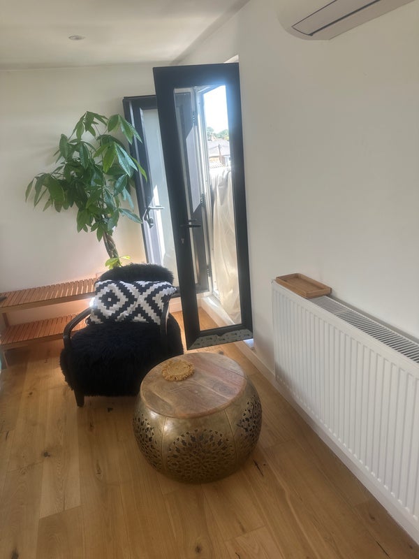 Room Elmer Road in Greater London