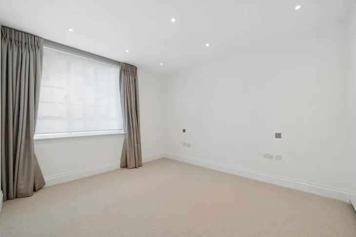 Flat Sloane Street in Greater London