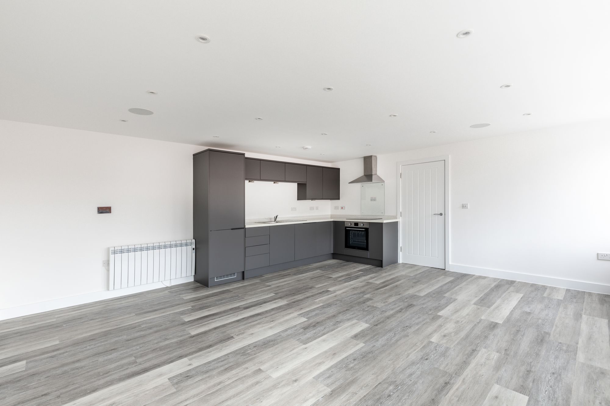 Flat Queens Way in Crawley