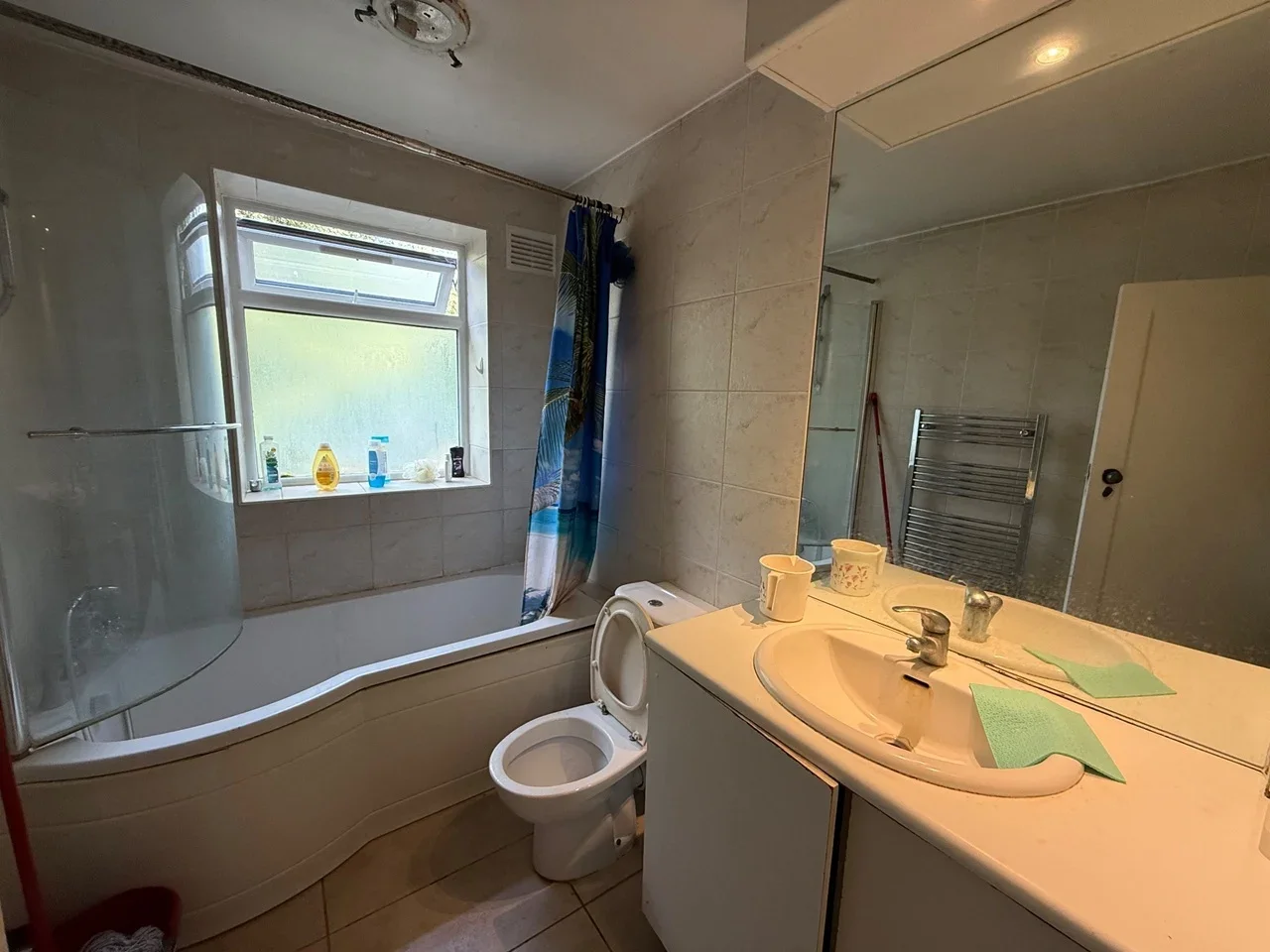 Room Bushey Court in Greater London