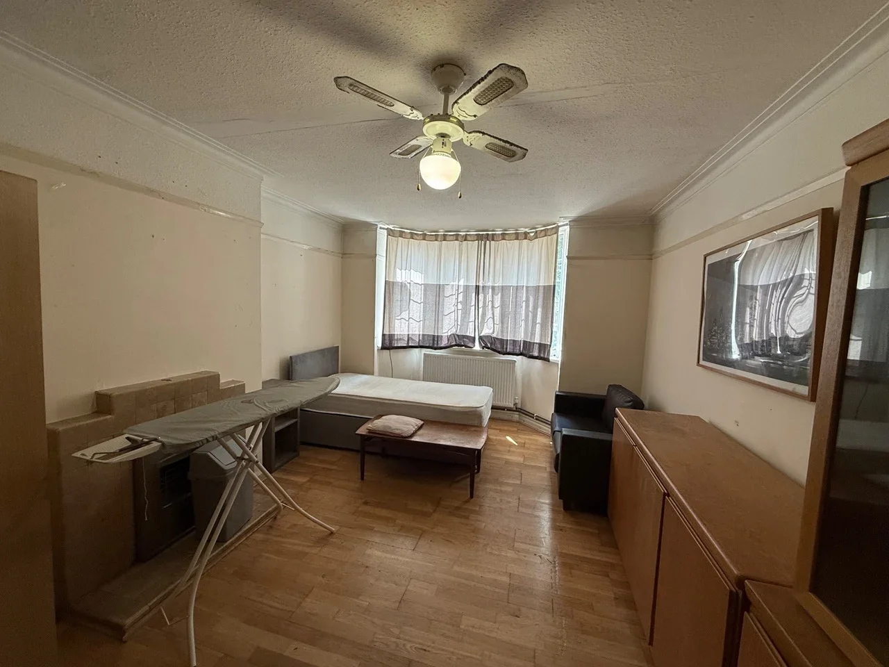 Room Bushey Court in Greater London