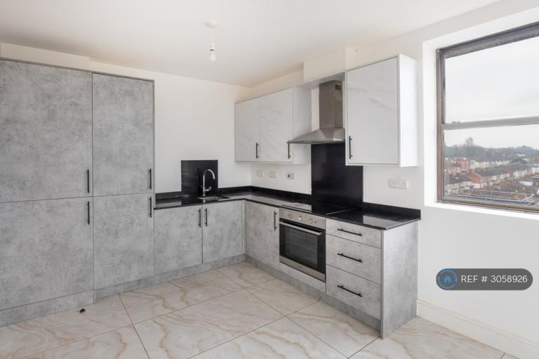 Flat Farnsby Street in Swindon