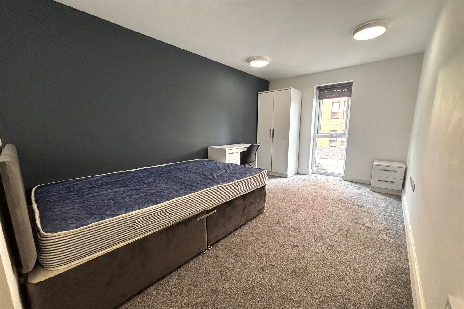 Room Upper Beau Street in Liverpool