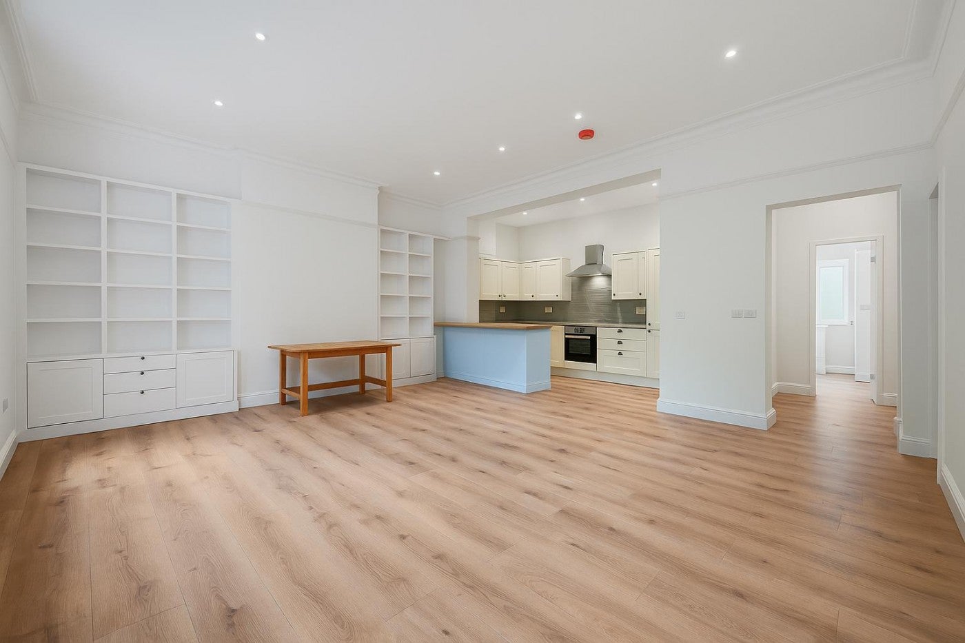 Flat Aberdare Gardens in Greater London