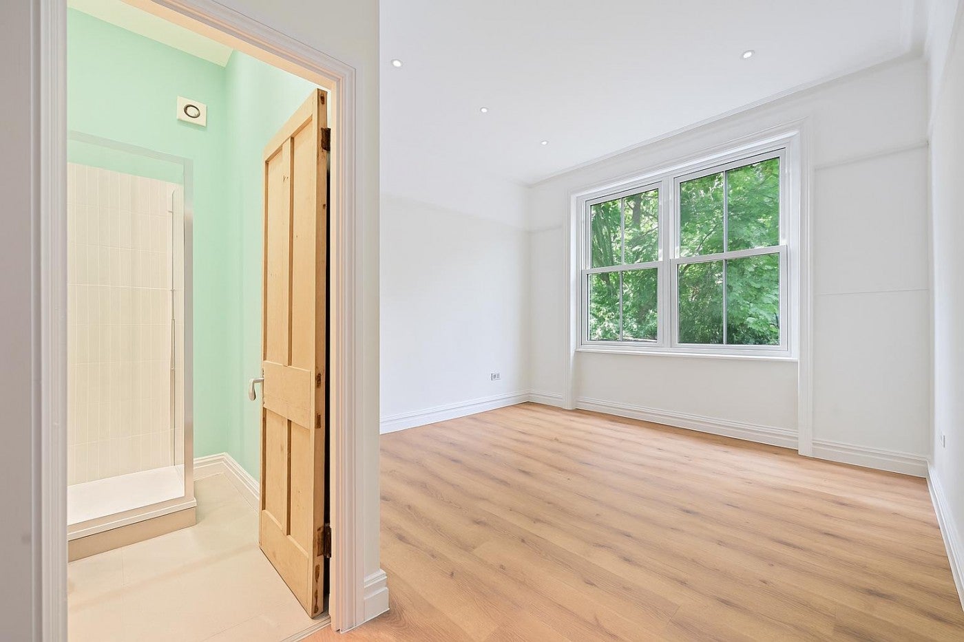 Flat Aberdare Gardens in Greater London