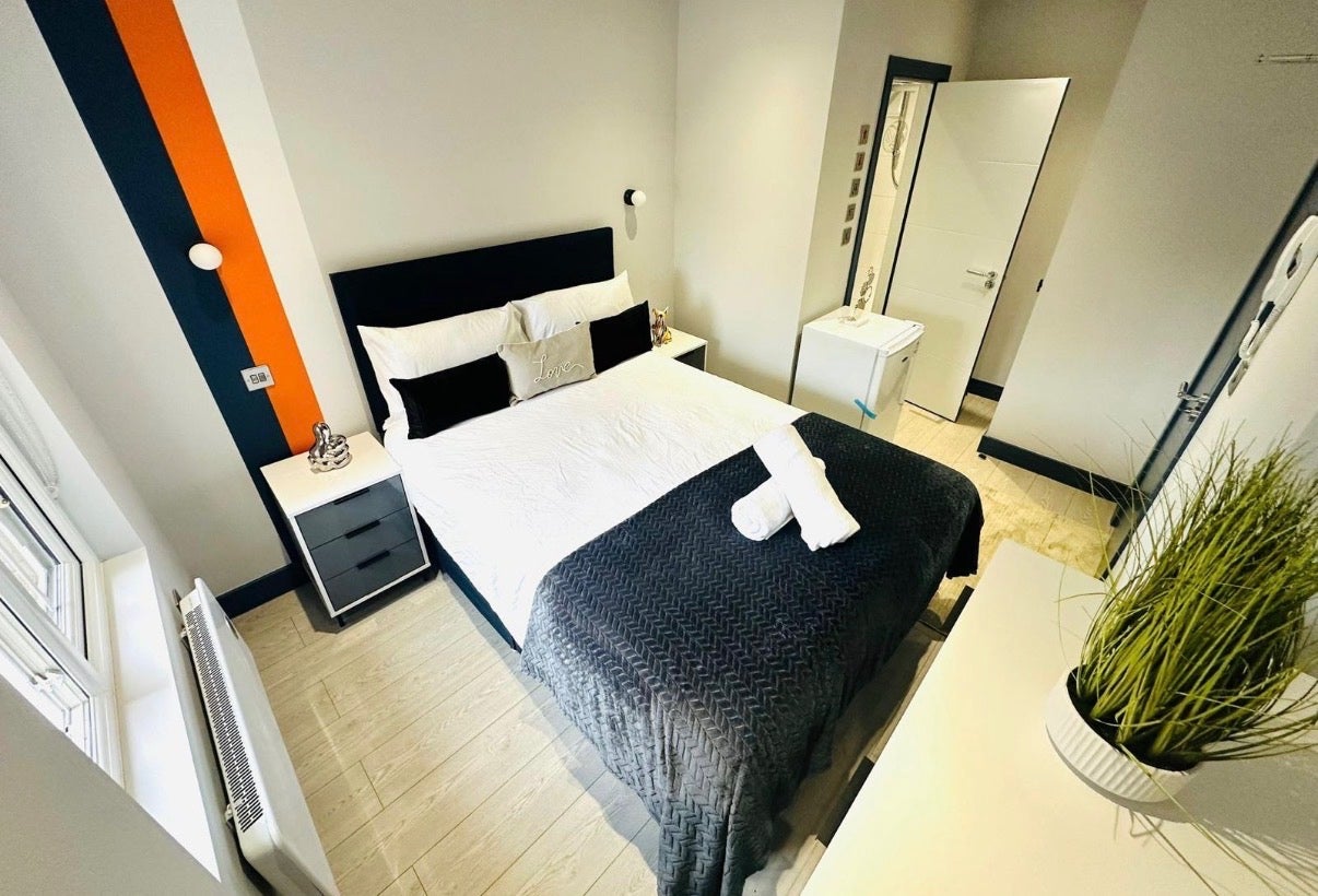 Room Percival Road in Greater London