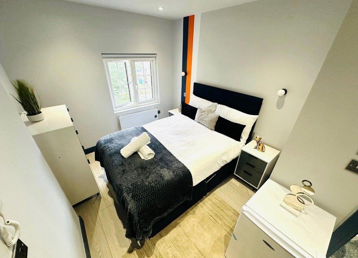 Room Percival Road in Greater London