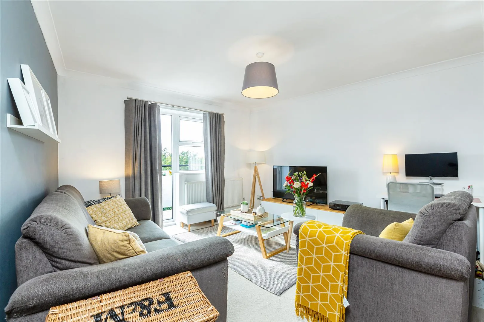 Flat Clifford Avenue in Greater London