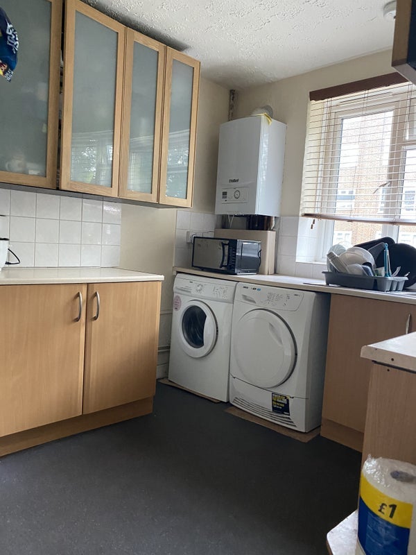 Room Beech Avenue in Greater London