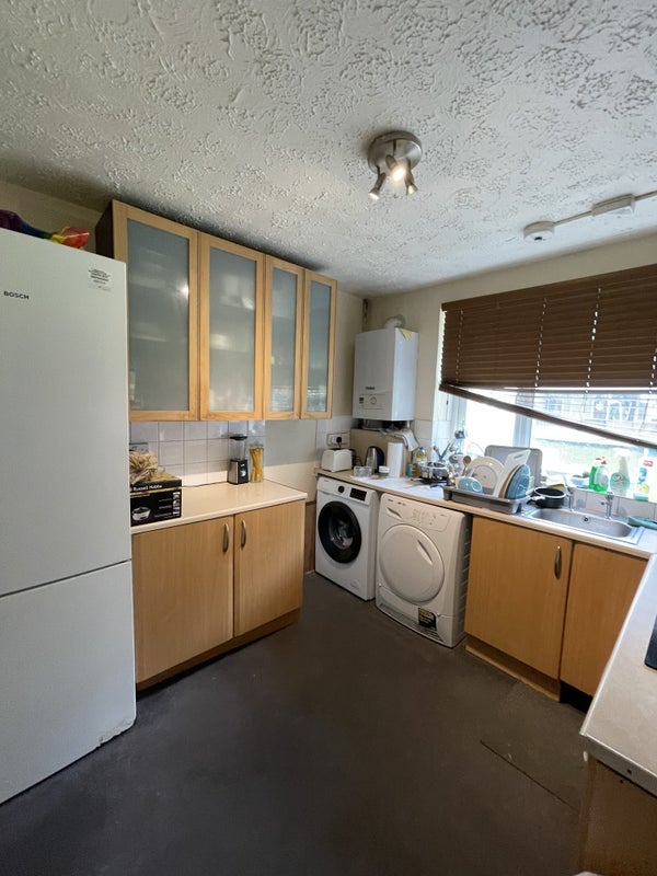 Room Beech Avenue in Greater London