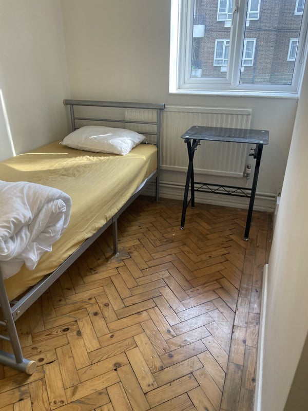 Room Beech Avenue in Greater London