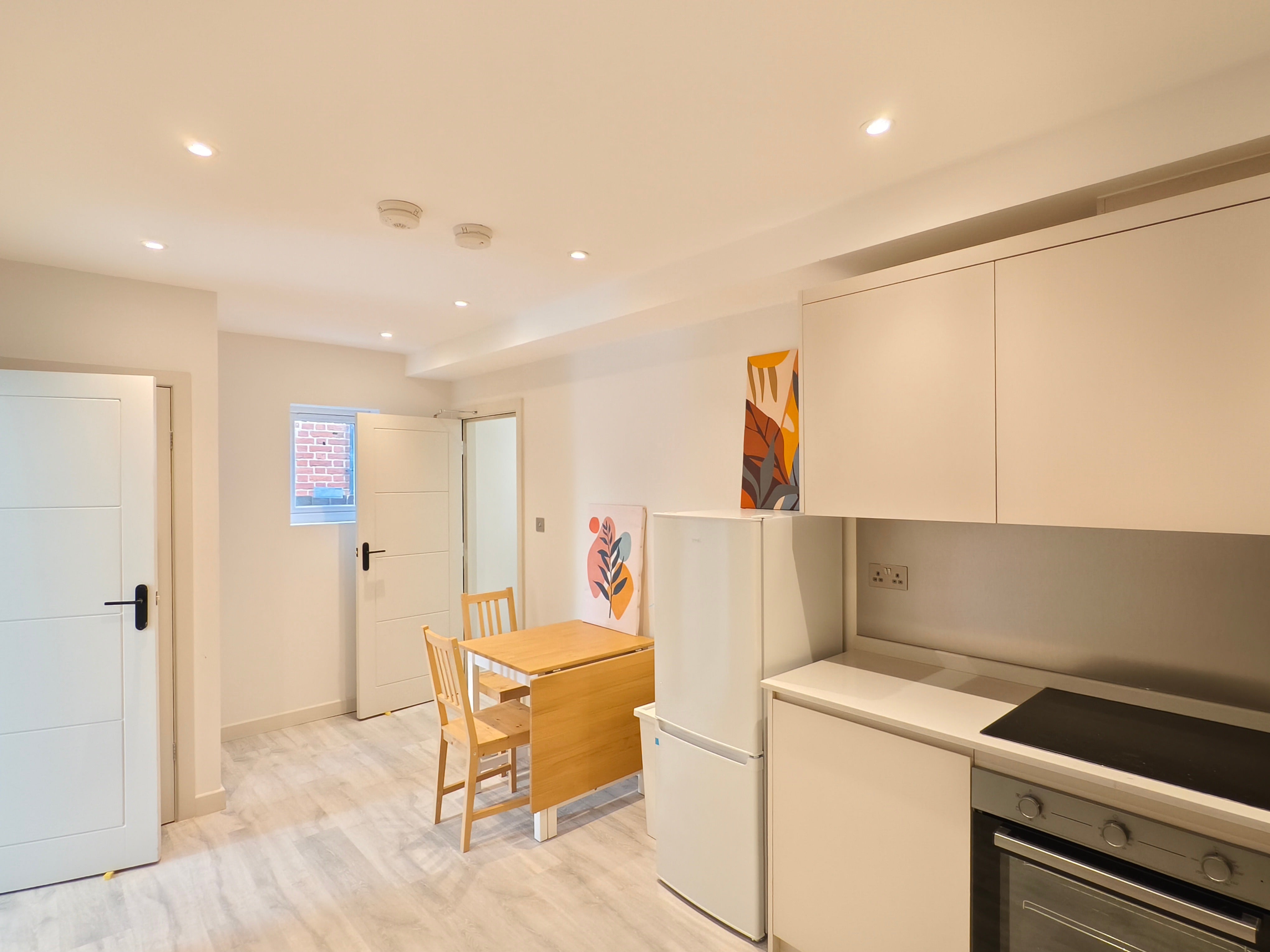 Flat Bisson Road in Greater London
