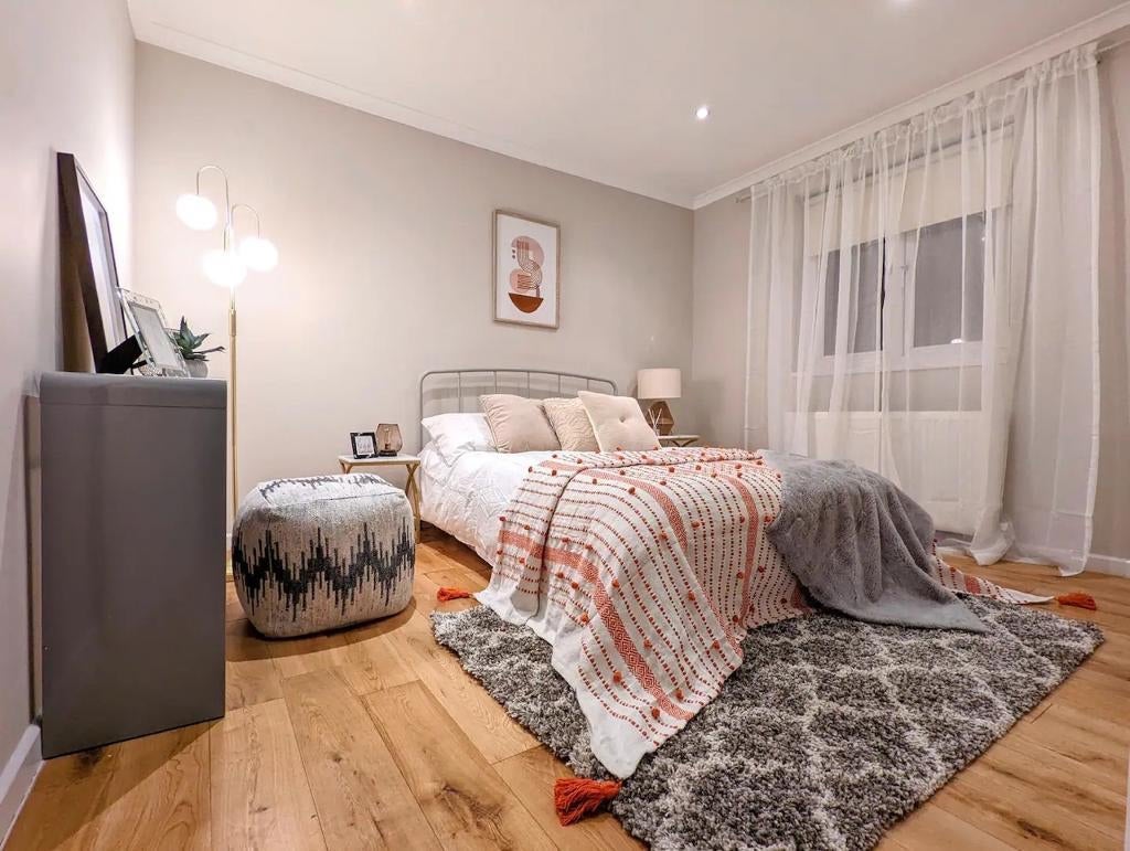 Flat Oliver Road in Greater London