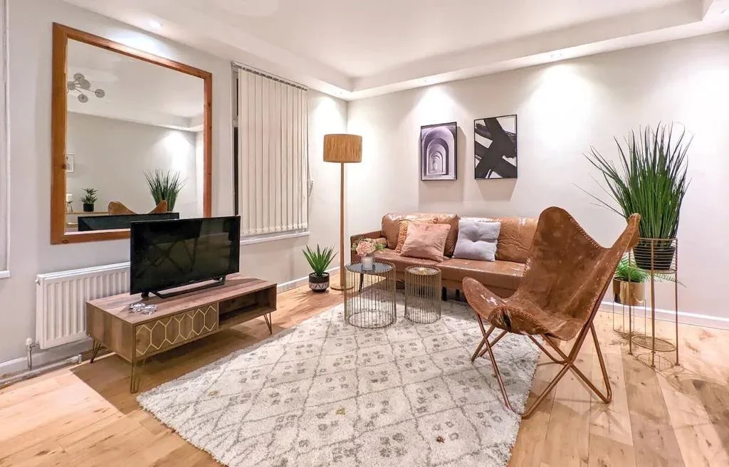 Flat Oliver Road in Greater London