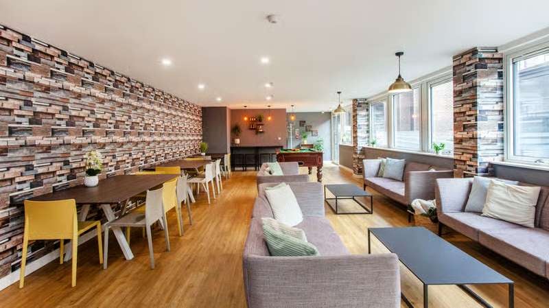 Room Hassell Street in Stoke-on-Trent