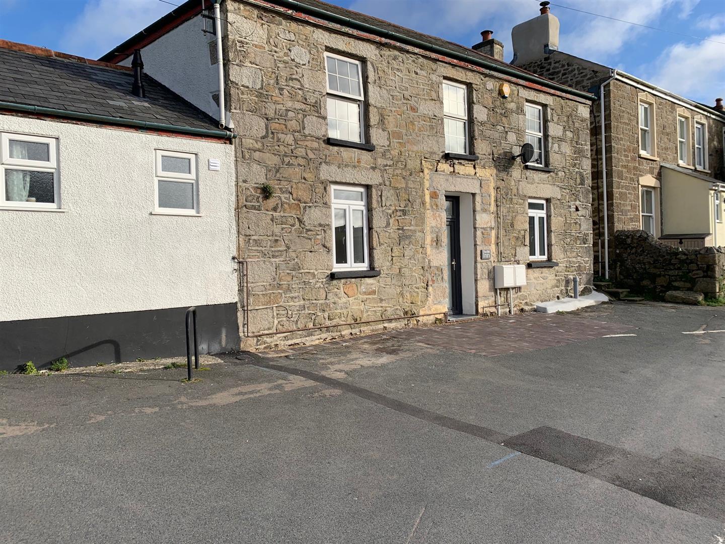 Flat New Road in Camborne