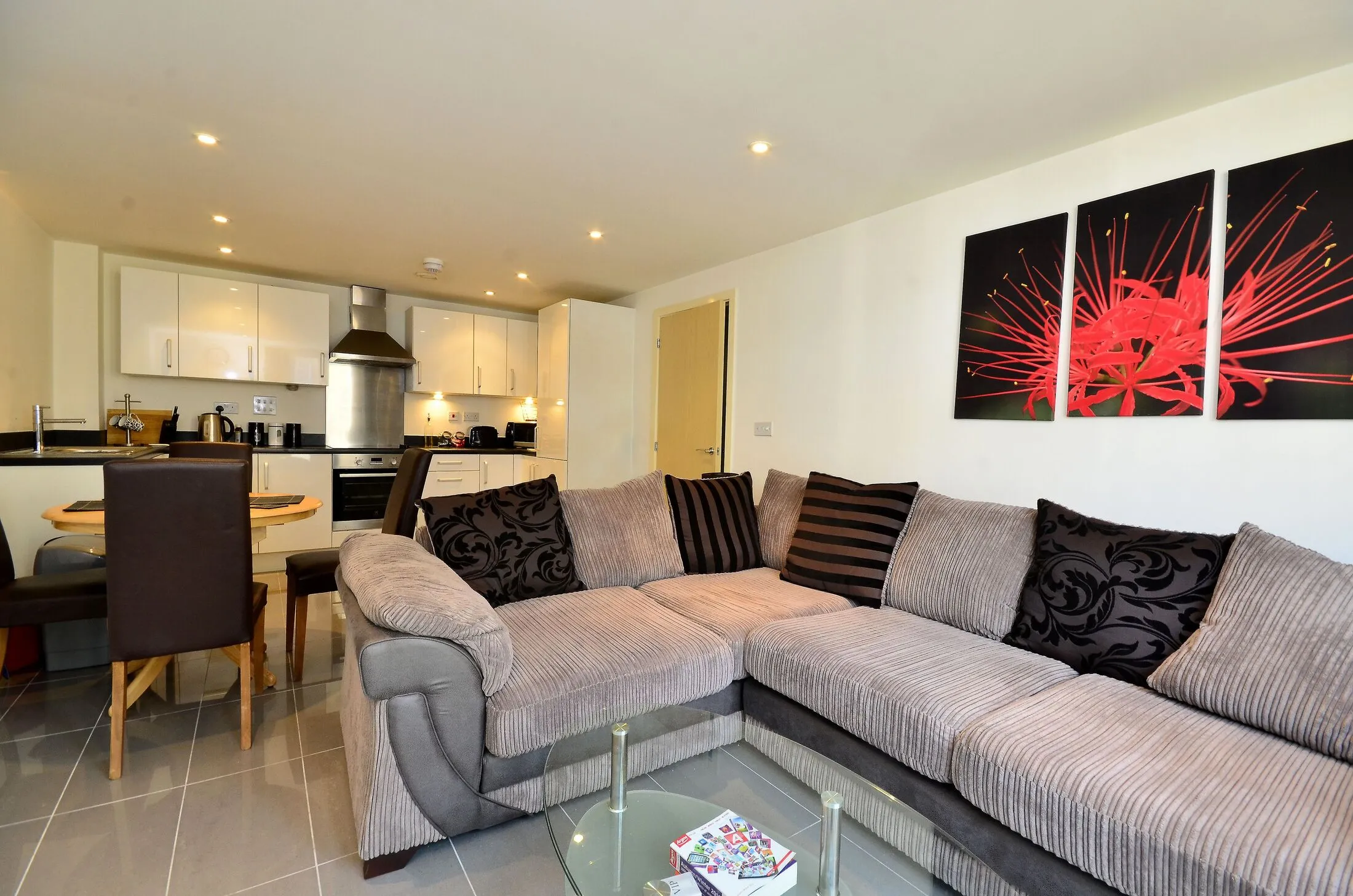 Flat Esparto Street in Greater London