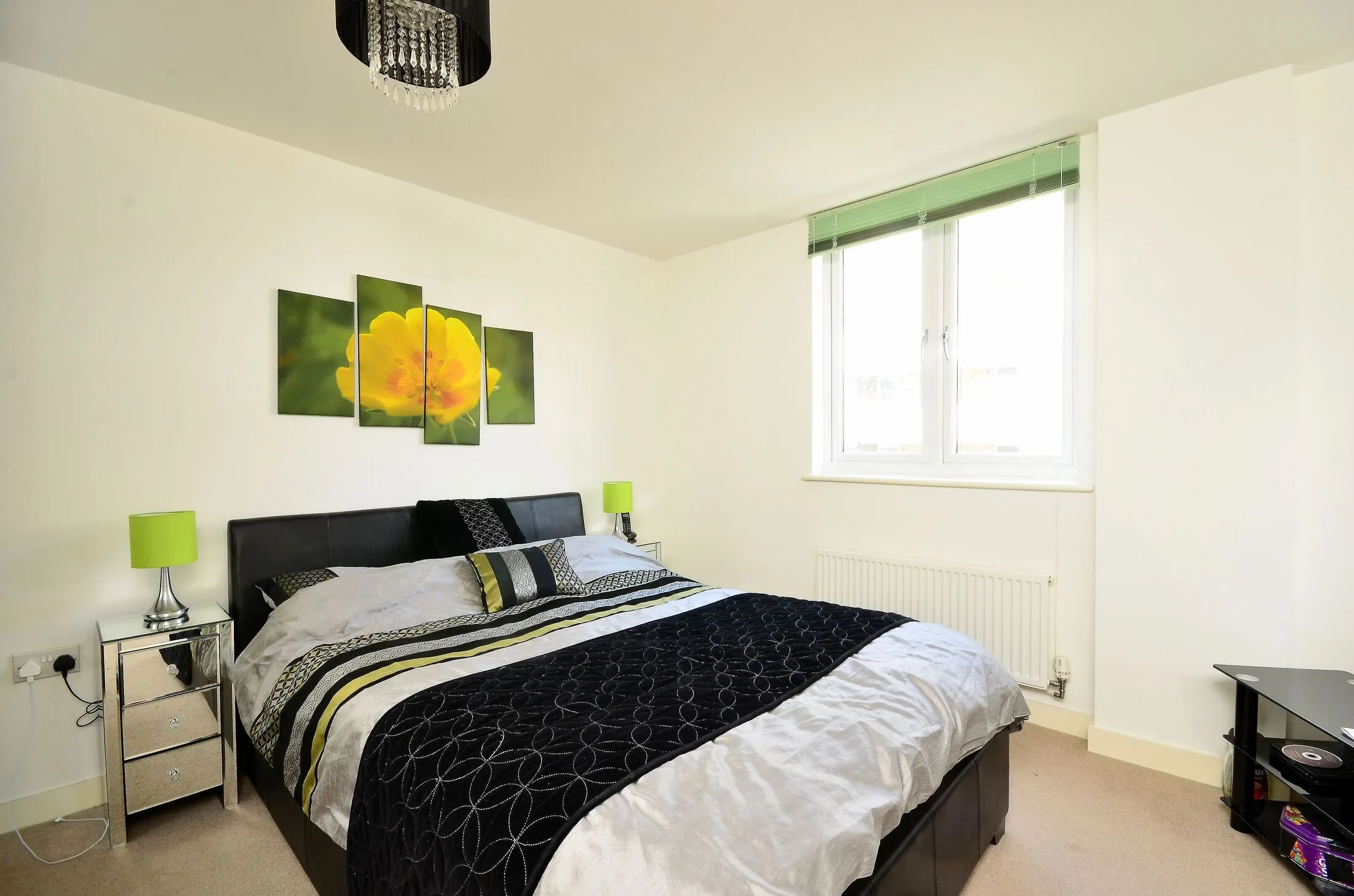 Flat Esparto Street in Greater London