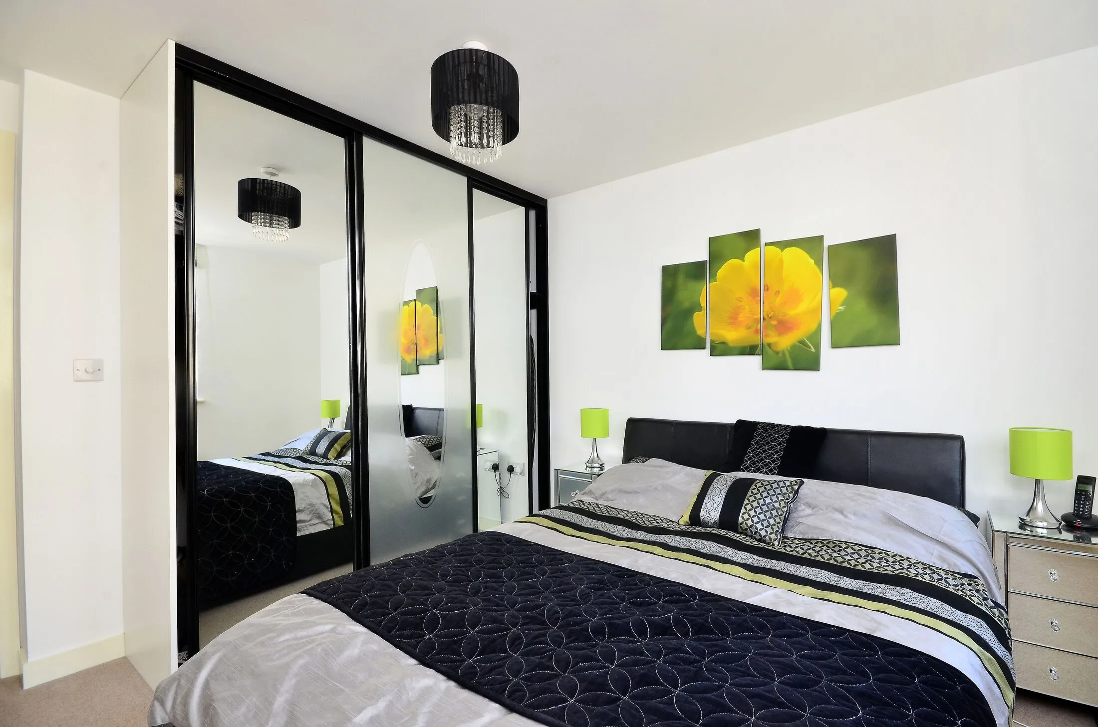 Flat Esparto Street in Greater London