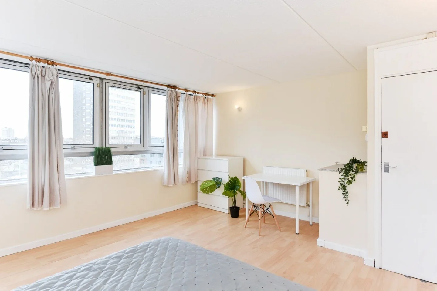 Room Charlotte Despard Avenue in Greater London