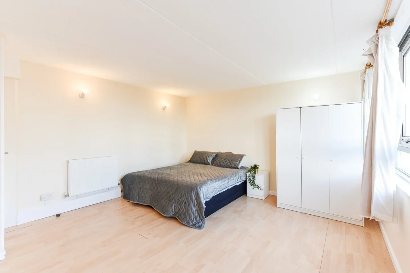 Room Charlotte Despard Avenue in Greater London