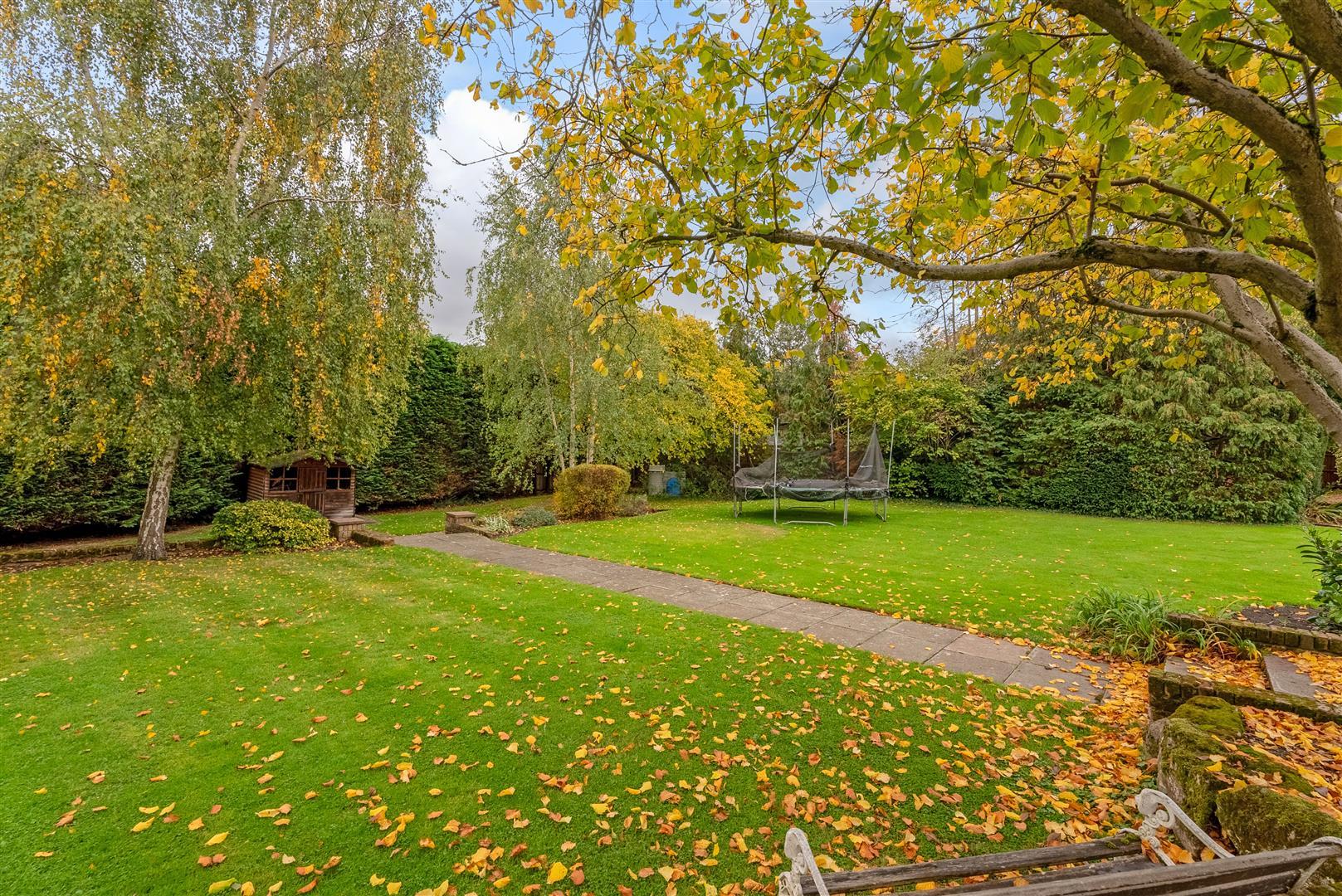 House Oakwood Close in London