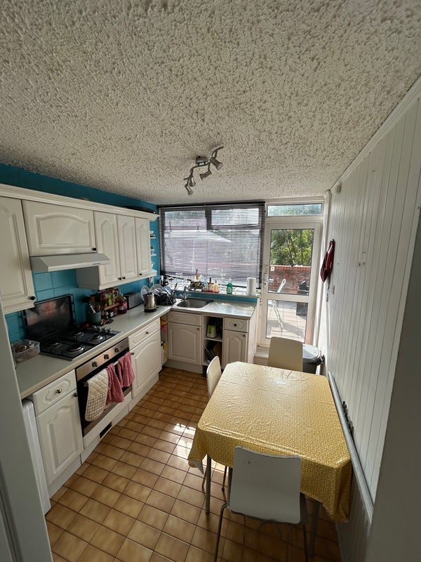 Room Murfett Close in Greater London
