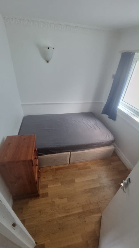 Room Murfett Close in Greater London
