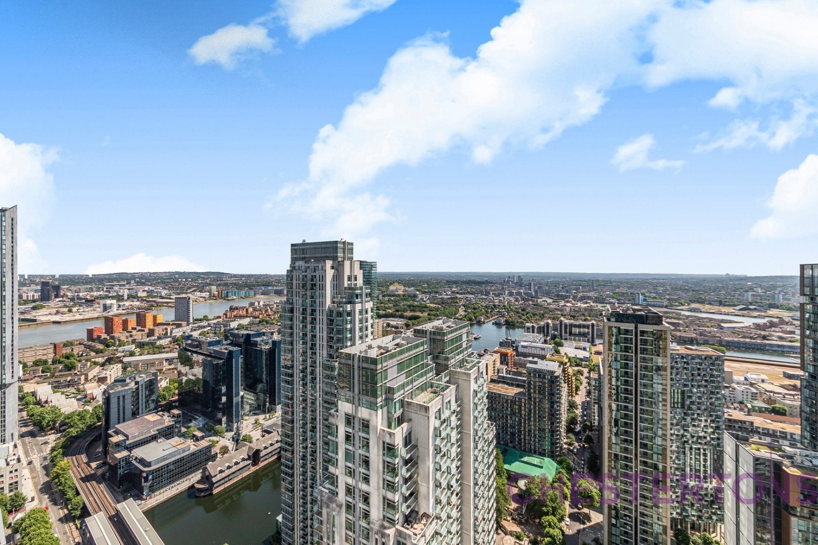 Flat South Quay Square in Greater London