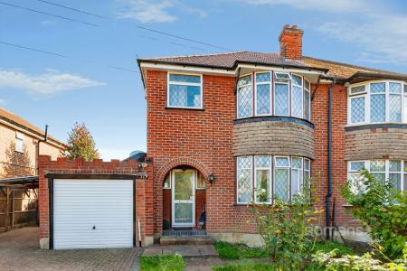 House Dedworth Road in Windsor