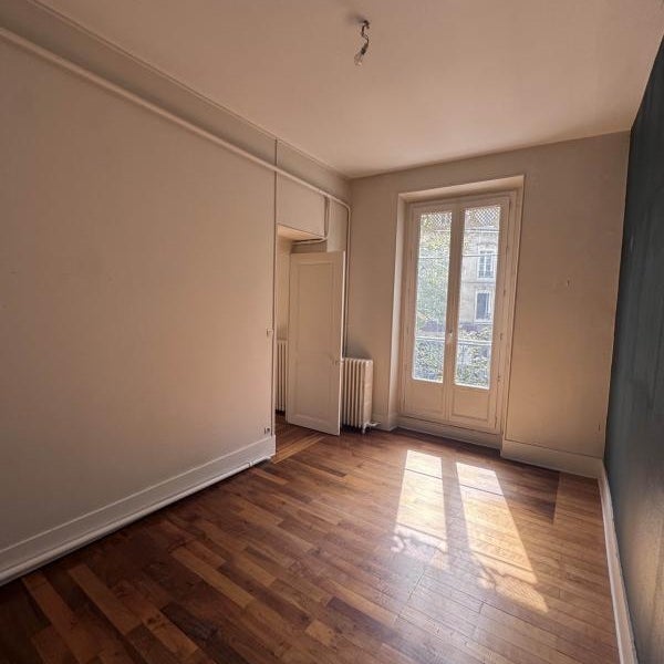 Appartement Place Paul Vallier à Grenoble