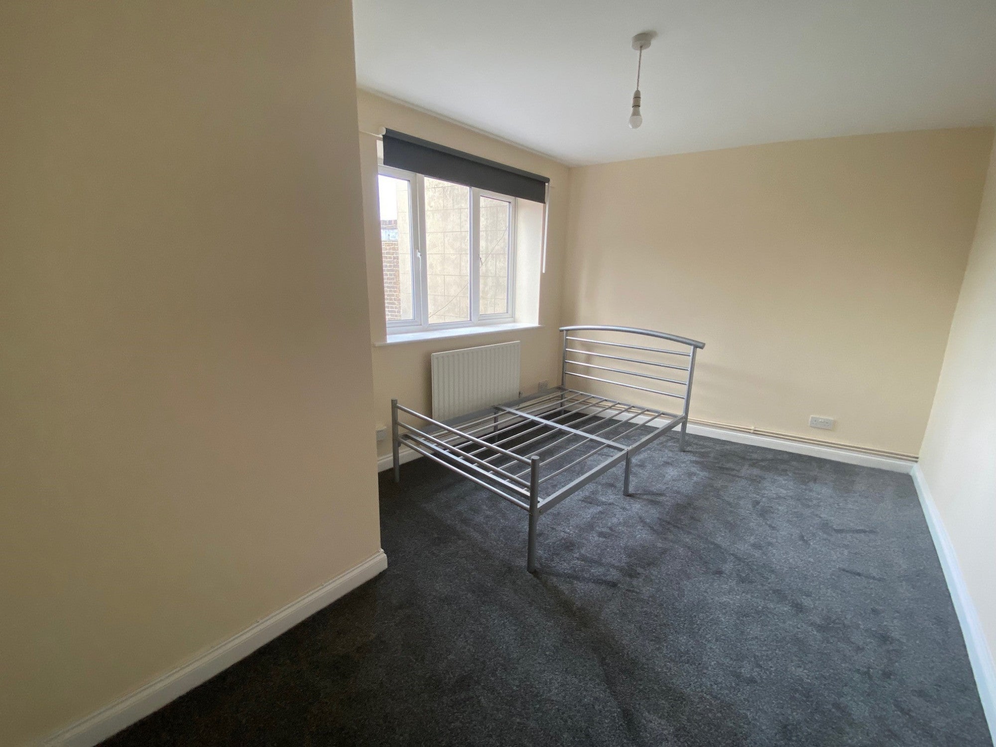 Flat Mitcham Road in Greater London