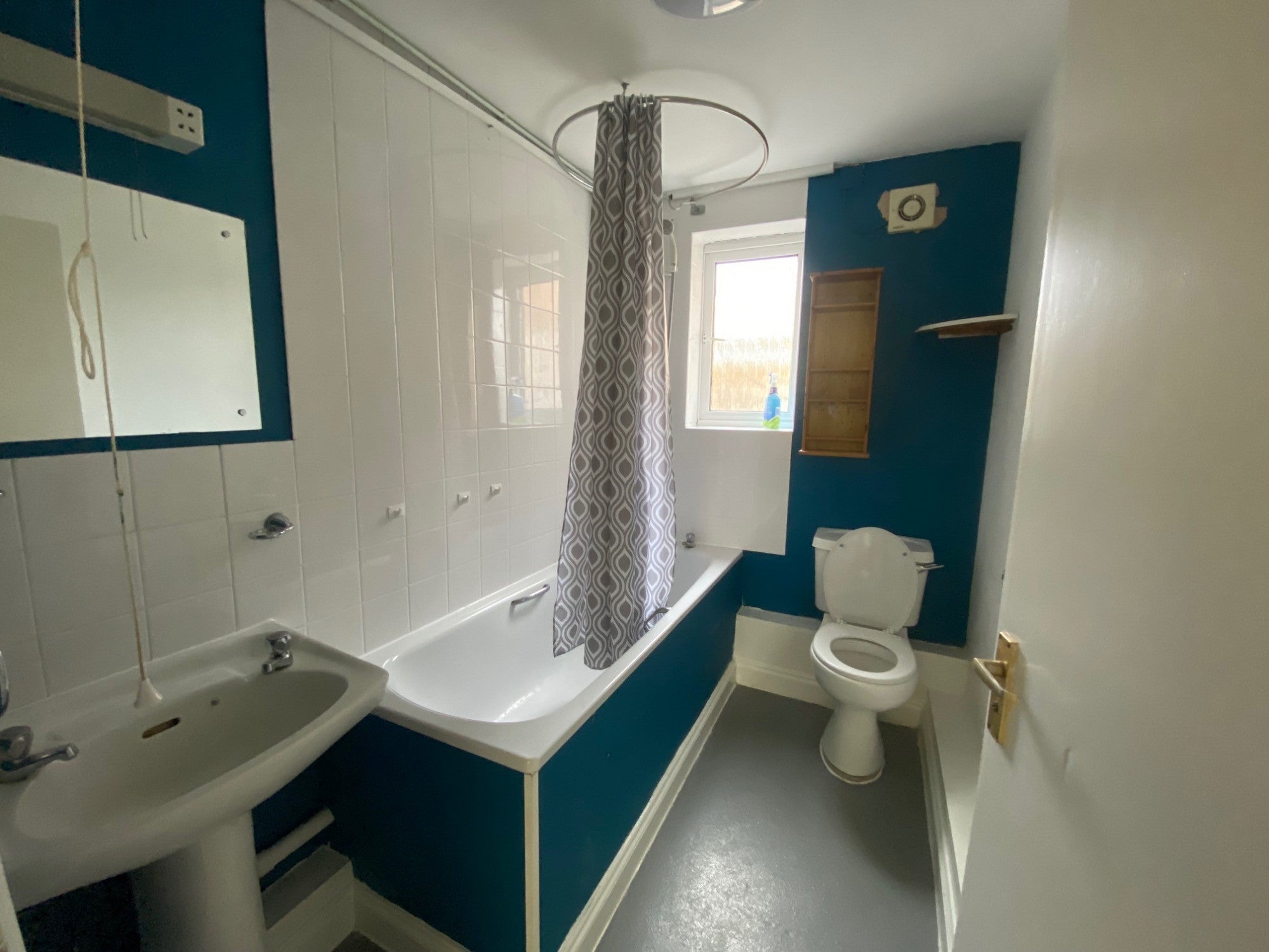 Flat Mitcham Road in Greater London