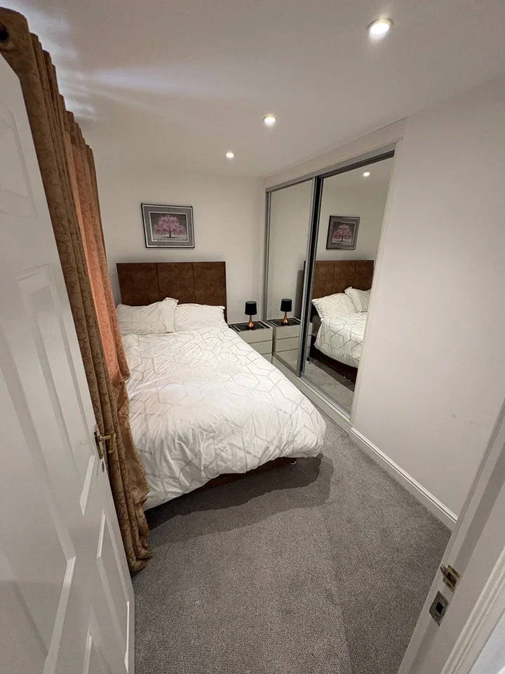 Room Newlyn Close in Greater London