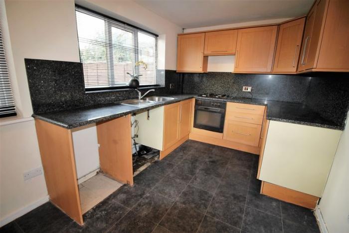 Flat Tyning Close in Wolverhampton