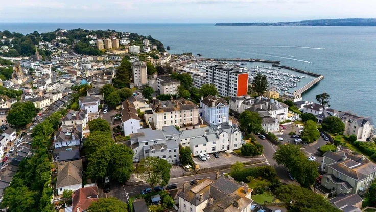 Flat St Lukes Road North in Torquay