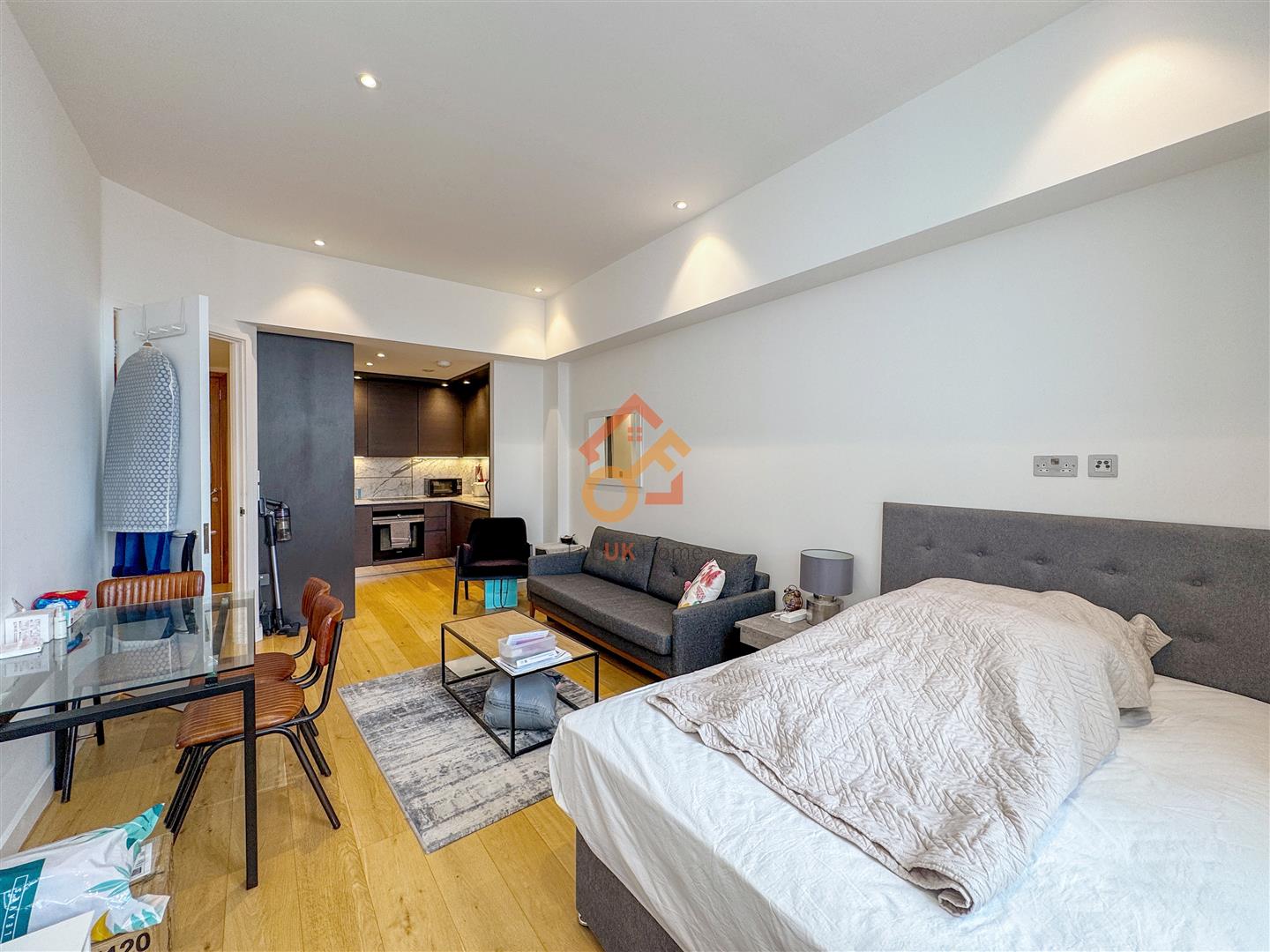 Flat Esther Anne Place in London