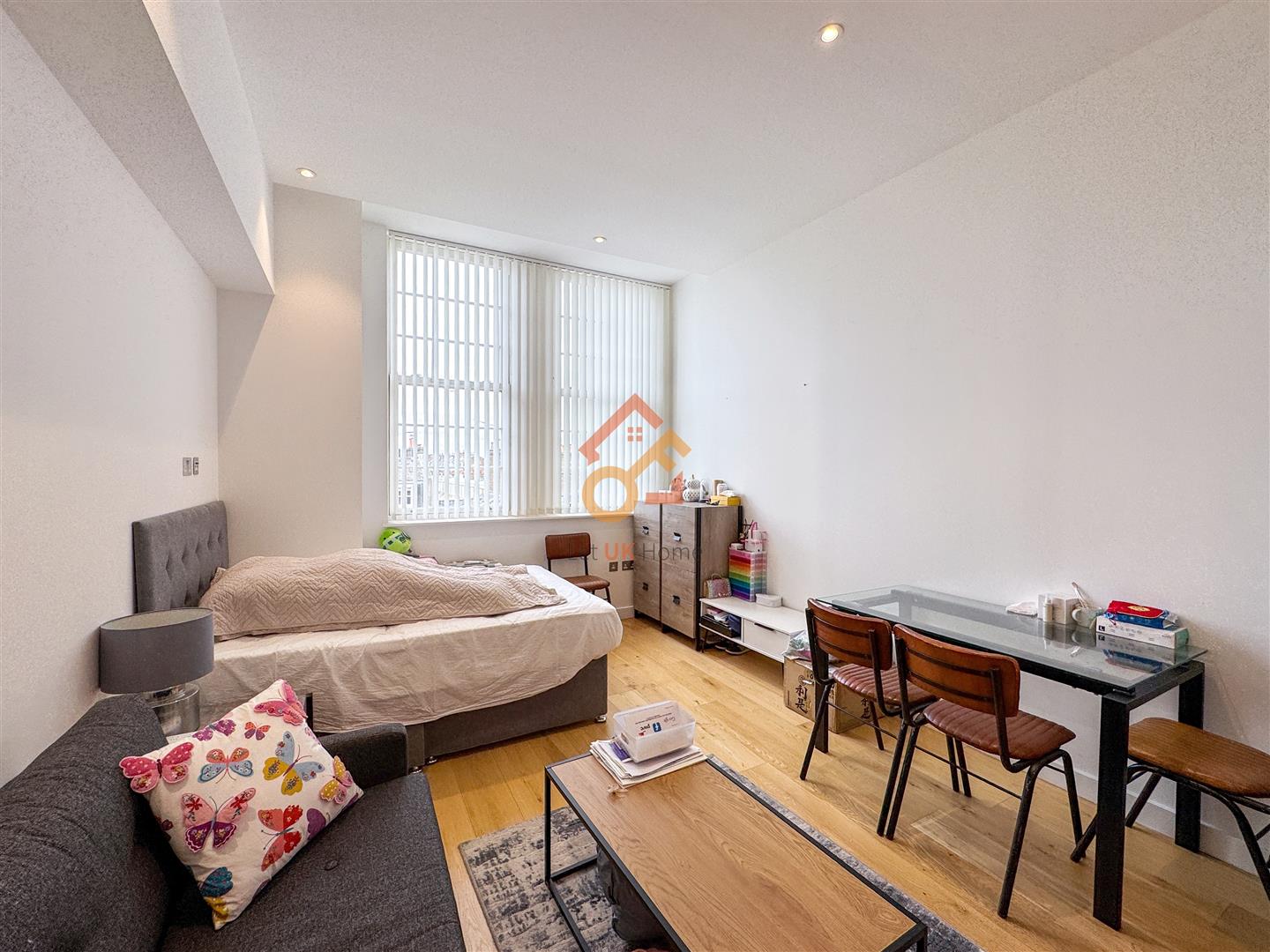 Flat Esther Anne Place in London