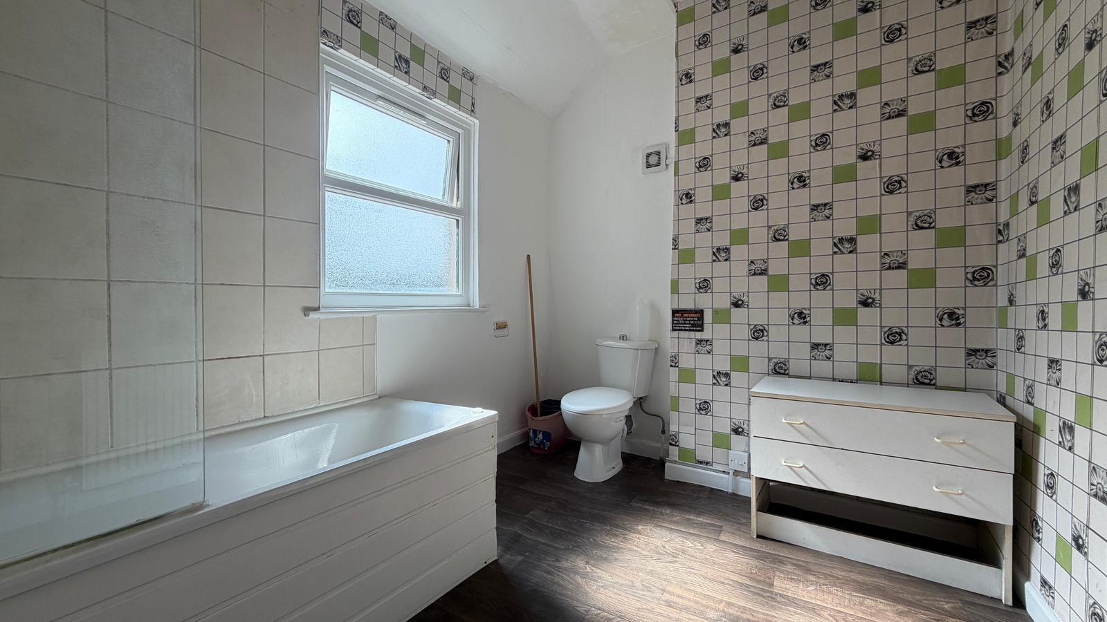 Room St Luke's Road in Bristol