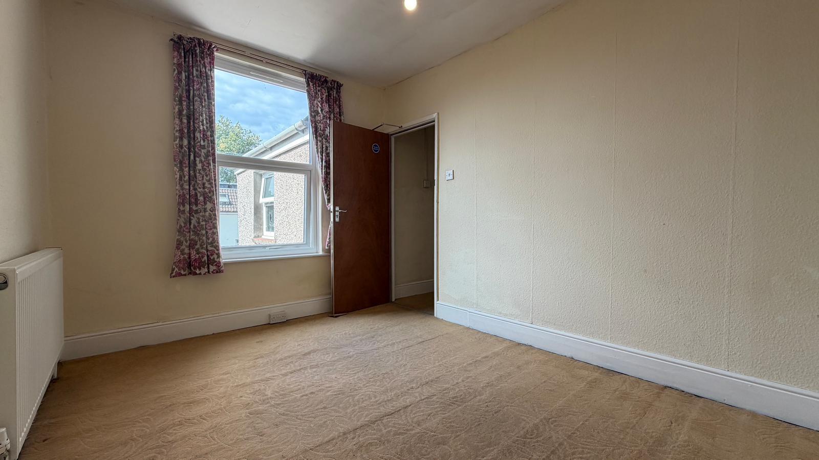 Room St Luke's Road in Bristol