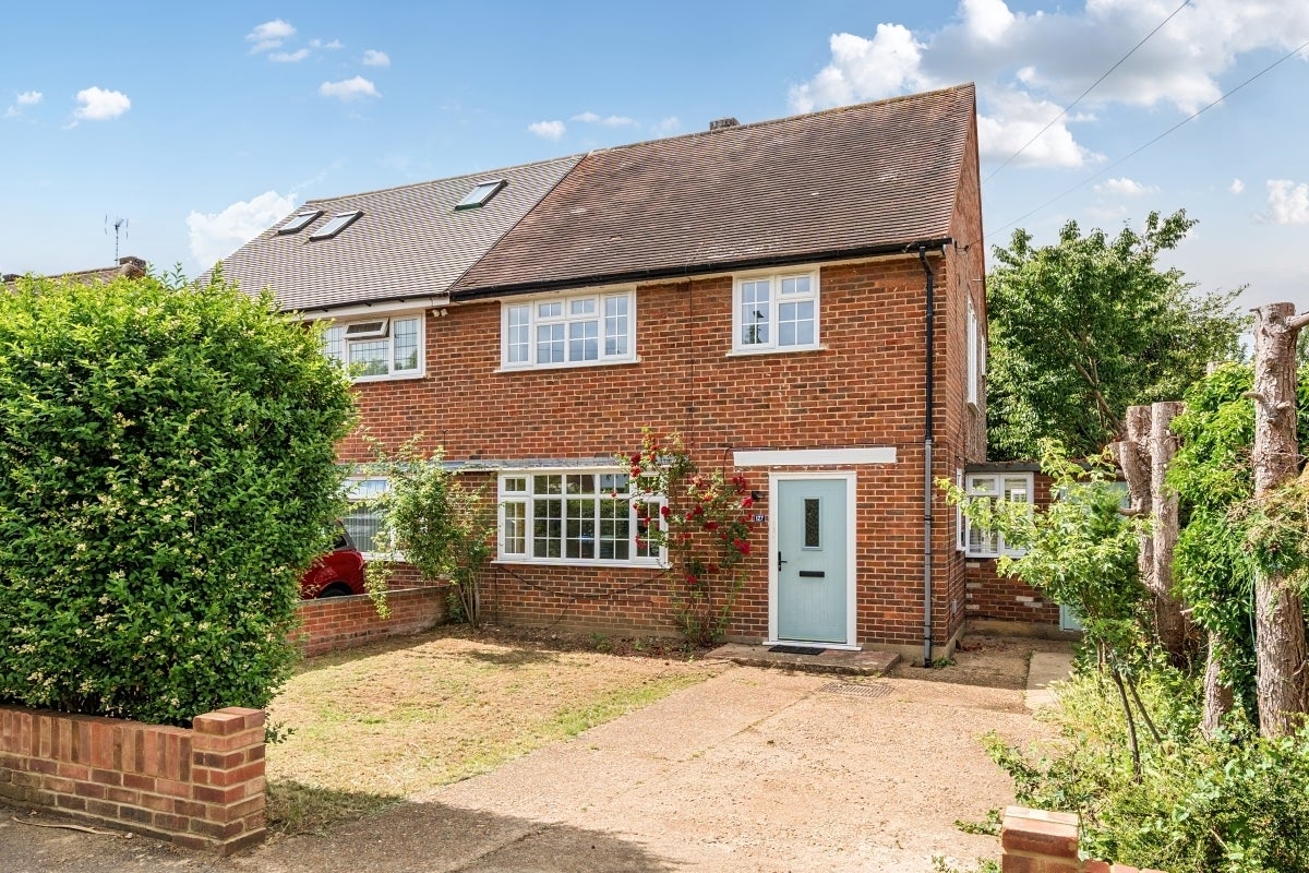 House Dene Gardens in Elmbridge