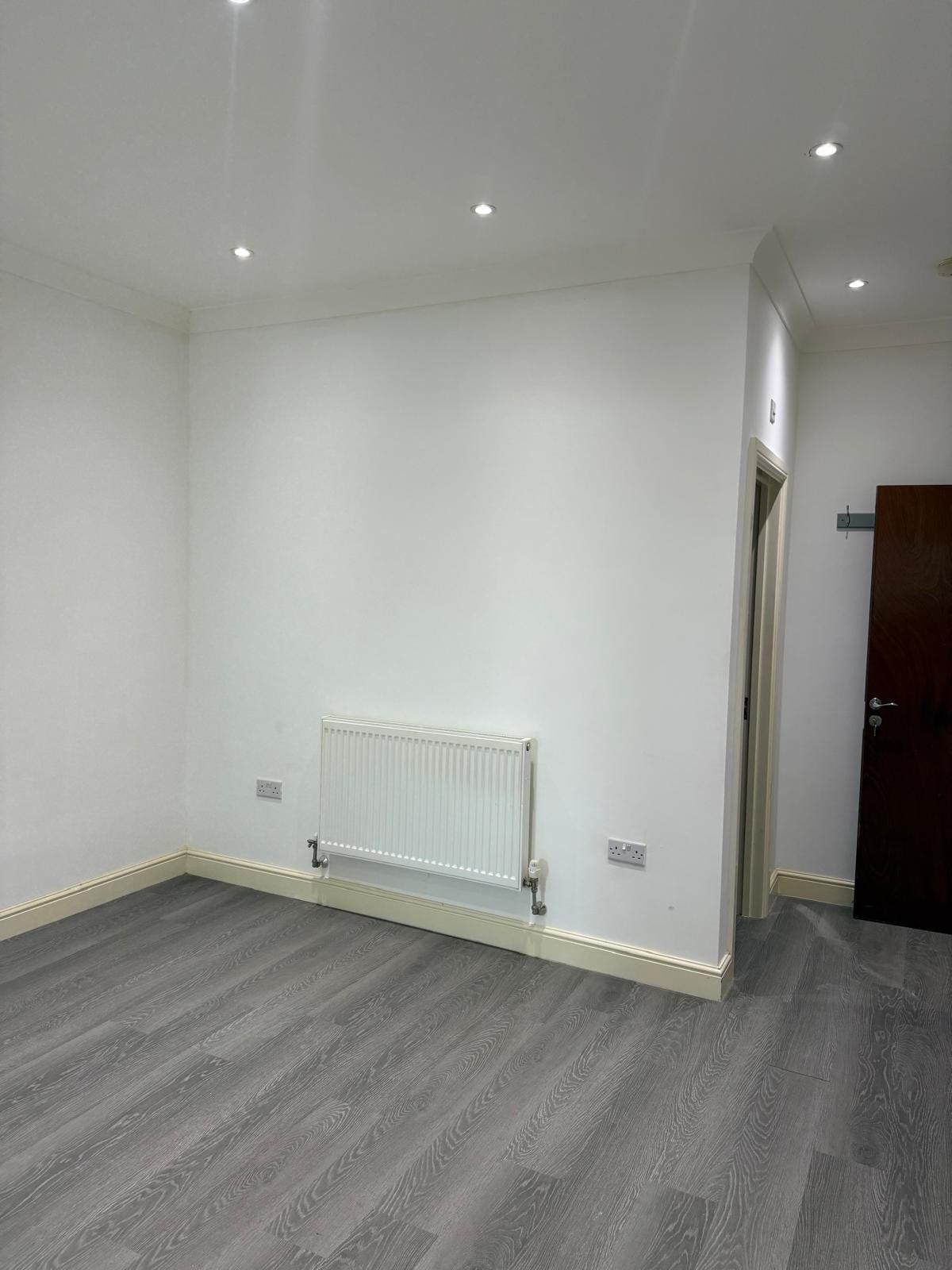 Flat Bellegrove Road in Greater London